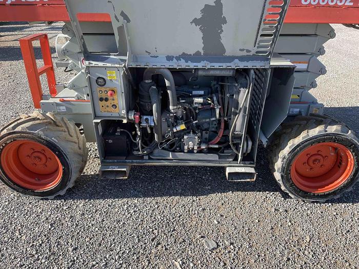 Used Scissor Lift-32' 4Wd Engine*