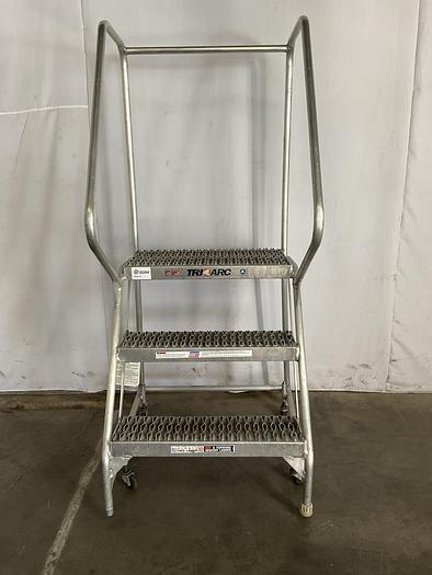 Used 3 STEPS TRI-ARC LADDER
