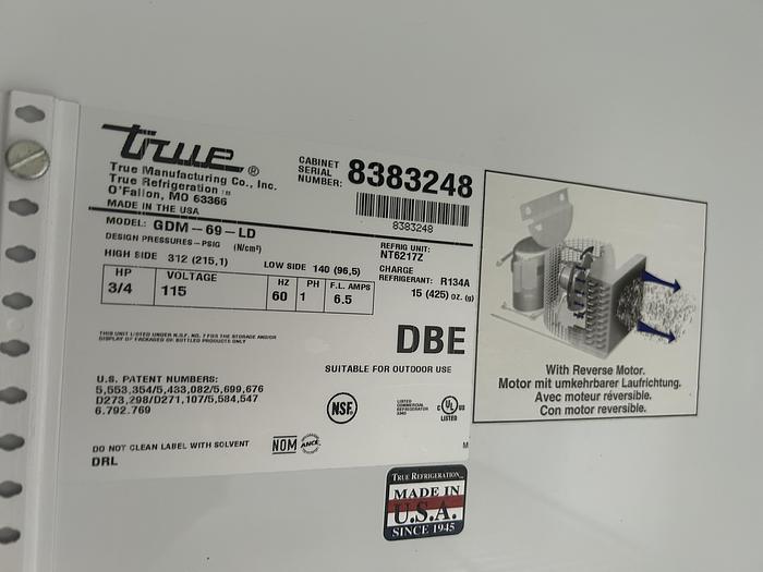 Used TRUE, GDM-69-HC-LD, THREE SECTION GLASS DOOR MERCHANDISER REFRIGERATOR !