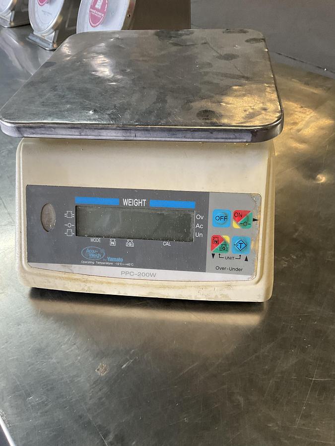 Used YAMATO PPC-200W DIGITAL PRICE COMPUTING SCALE