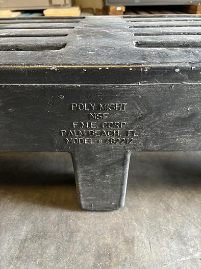 Used BLACK PLASTIC DUNNAGE