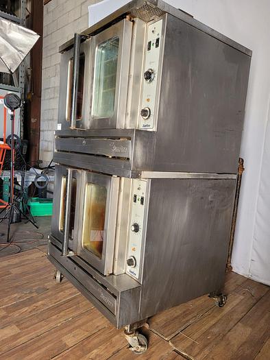 Used CONVECNTION OVEN SUNFIRE DOUBLE STACK ./