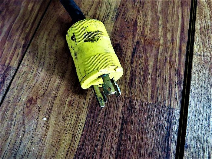 Used ELECTRIC FOUR COMPARTMENT HOT FOOD TABLE !