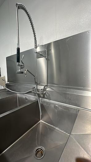 Used TWO COMPARTMENT SINK