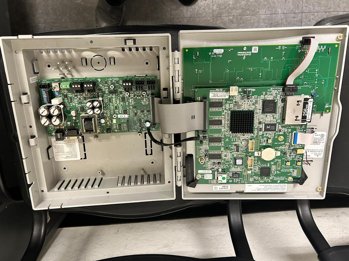 Used EMERSON E2 FACILITY AND SYSTEM CONTROLLER