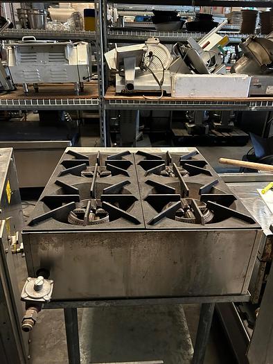 Used THE CONNERTON COMPANY FOUR BURNER RANGE !