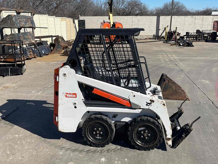 Used Loader-Skid 700Lb Rops