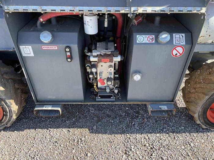 Used Scissor Lift-32' 4Wd Engine*