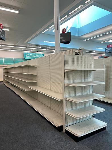 Used MADIX GOLDOLA SHELVING FOR $35.00 PER FEET !