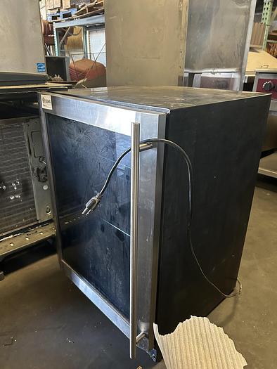 Used MAGIC CHEF BEVERAGE COOLER; MCBC58DST