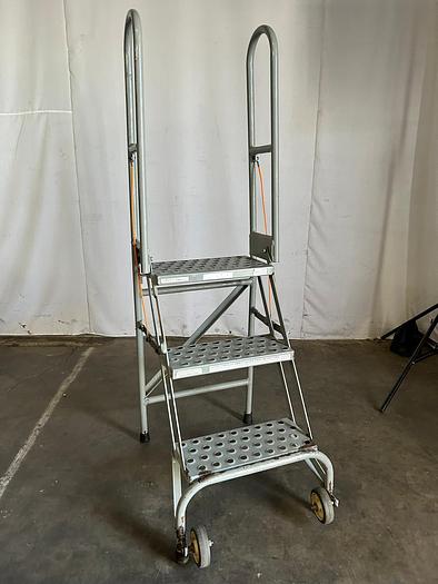 Used INDUSTRIAL 3 STEP ROLLING LADDER