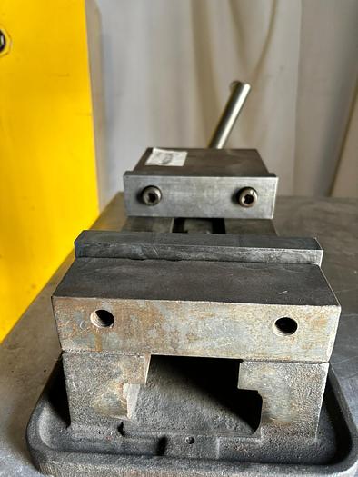 Used ANGLOCK 6' MILLING MACHINE VISE