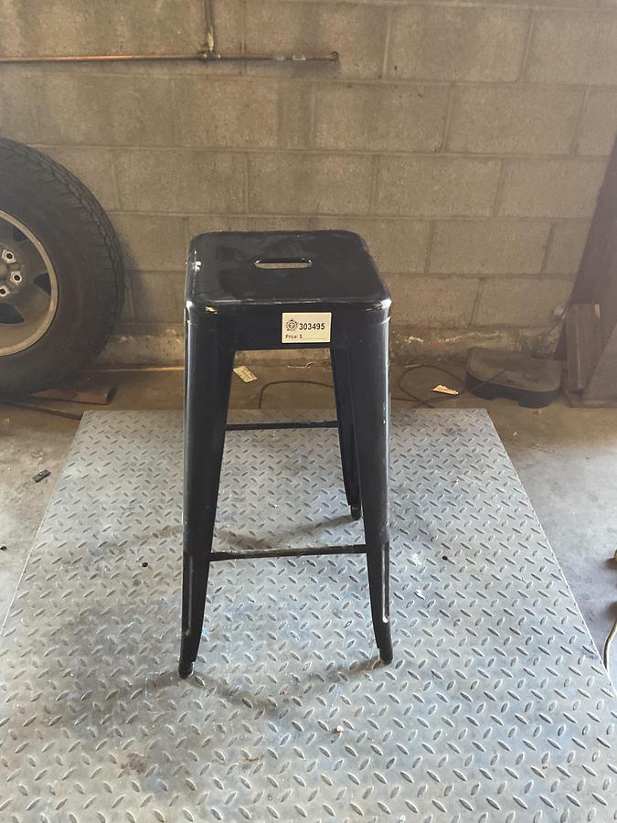 Used METAL BAR STOOLS – HEAVY-DUTY STEEL