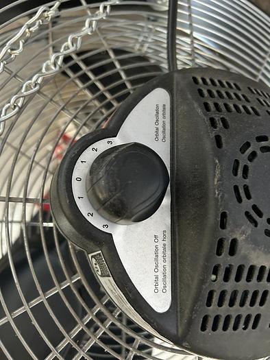 Used UTILITECH 18-in 3-SPEED INFOOR BLACK OSCILLATING FLOOR FAN, 0625628, SFD3-450BI
