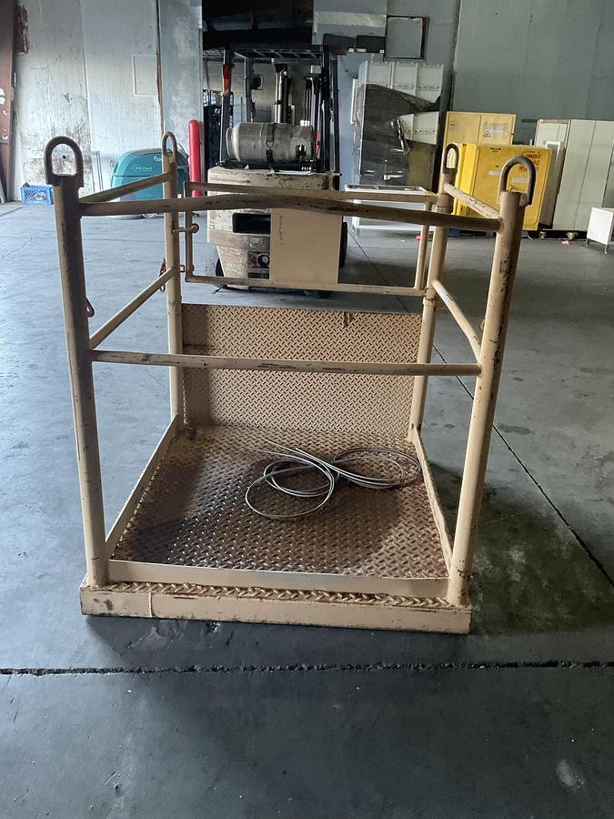 Used FORKLIFT PERSONNEL SAFETY BASKET – STEEL CONSTRUCTION