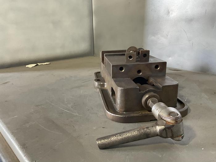 Used MACHINE VISE