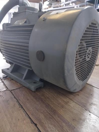 Used ELECTRIC THREE PHASE INDUCTION MOTOR: 380V:2950 RPM; 30KW !