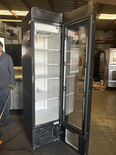 Used IMBERA 20" ONE SECTION GLASS DOOR MERCHANDISER; VR8SCC-C02 , COCA-COLA
