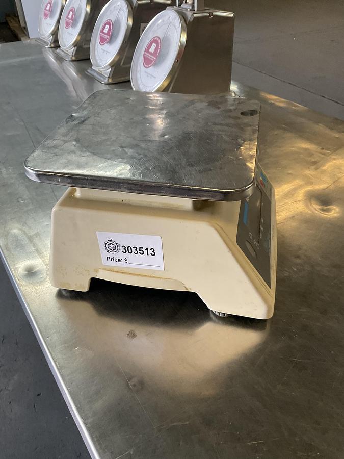 Used YAMATO PPC-200W DIGITAL PRICE COMPUTING SCALE