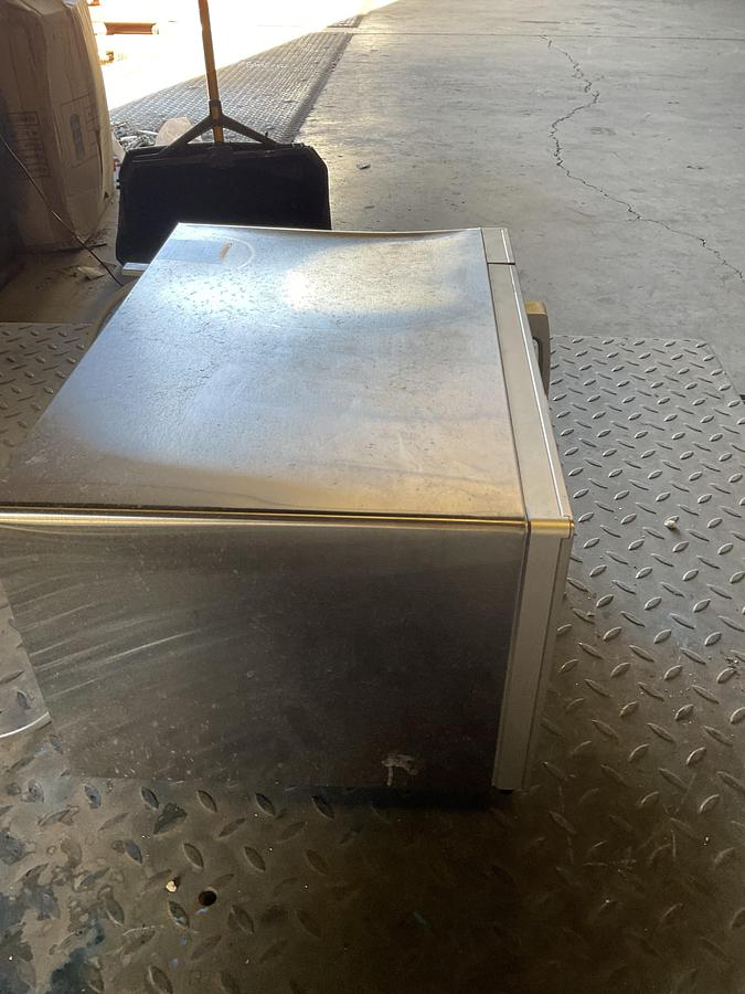 Used SOLWAVE COMMERCIAL MICROWAVE OVEN – 1000W OUTPUT, 120V, STAINLESS STEEL