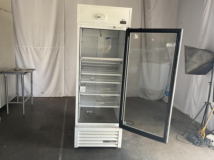 Used TRUE ONE DOOR REACH-IN MERCHANDISE REFRIGERATOR !