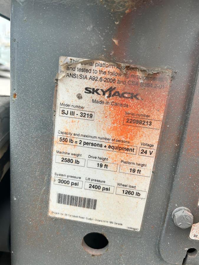 Used SKYJACK 3219 SCISSOR LIFT