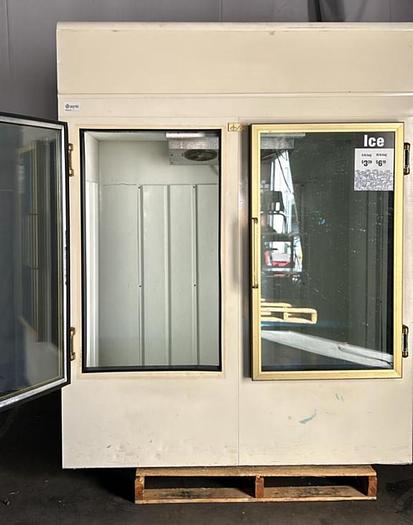 Used INDOOR GLASS DOOR BAGGED ICE MERCHINDISER ./