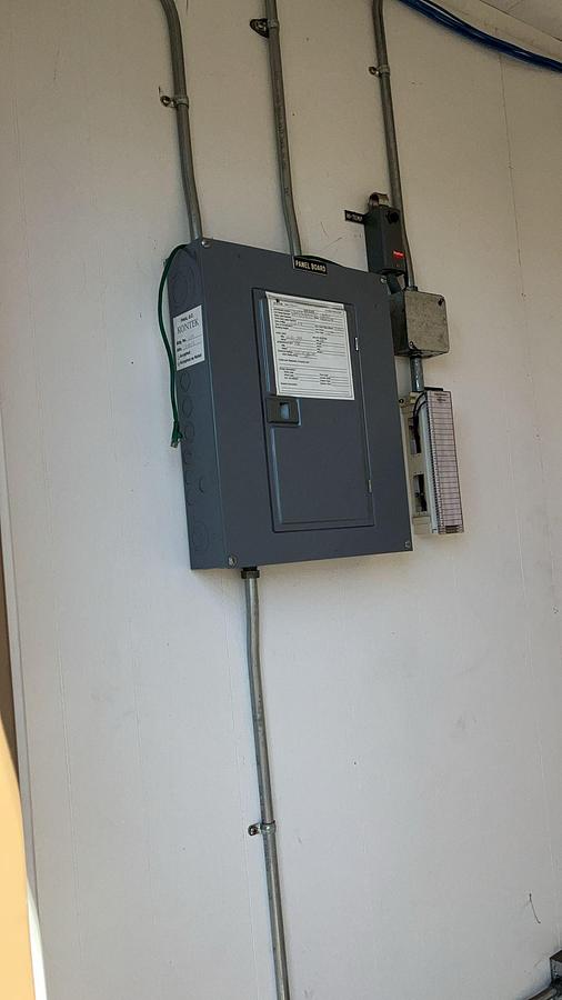 Used 6'5" BY 6'5" PORTABLE OFFICE