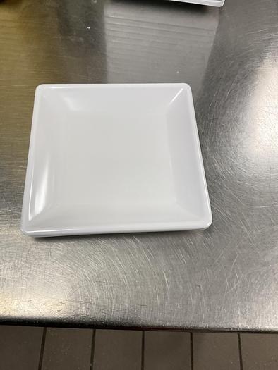 Used PLATES AND SMALL WARES !