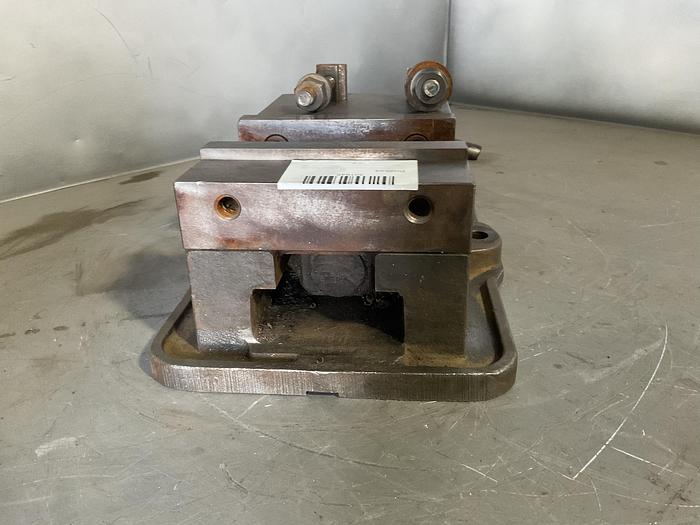 Used MACHINE VISE