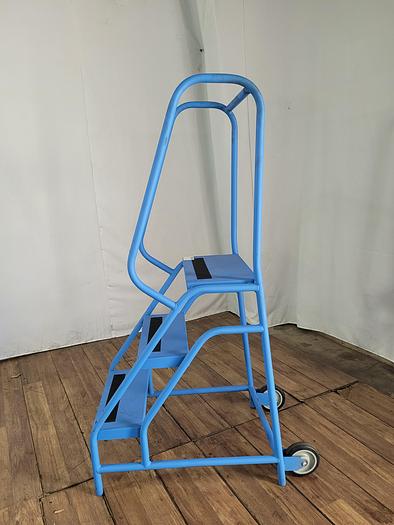 Used 3 STEP LADDER TWO CASTERS !