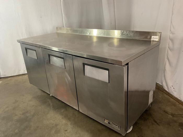 Used TRUE UNDERCOUNTER REFRIGERATOR WORK TOP PREP STATION WITH 3 DOORS !