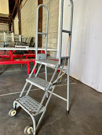 Used INDUSTRIAL 3 STEP ROLLING LADDER