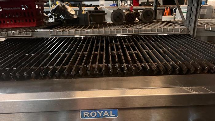 Used 48" ROYAL COUNTER TOP COMMERCIAL CHARDBRIOLER !