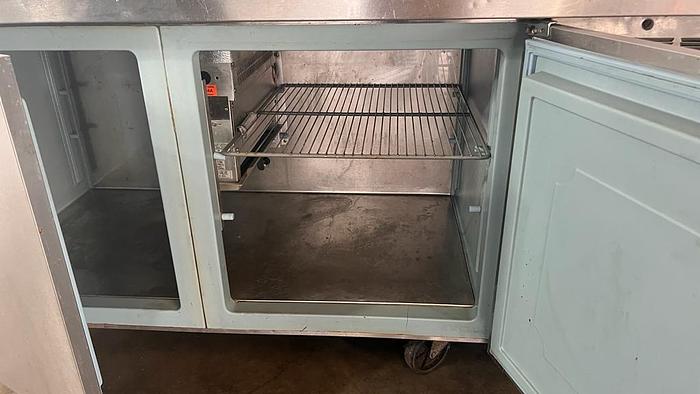 Used REFRIGERATED SANDWICH PREP TABLE (NEEDS SPECS FRO THE TAG)./