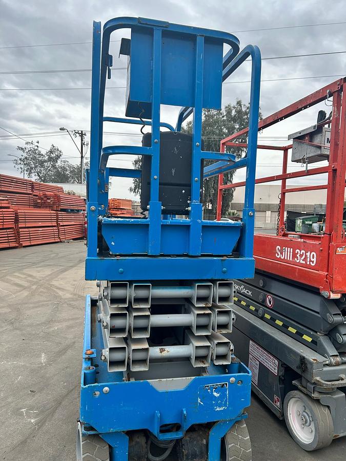 Used GENIE GS- 1930 SCISSOR LIFT