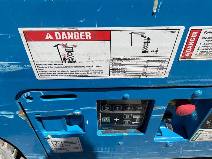 Used BLUE SCISSOR LIFT, GENIE / GS-1930