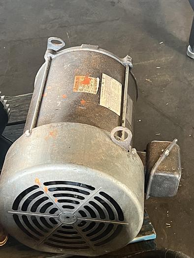 Used 7.5 HP INDUSTRIAL MOTOR; 3 PH; 1760 RPMS; 33KX07 !