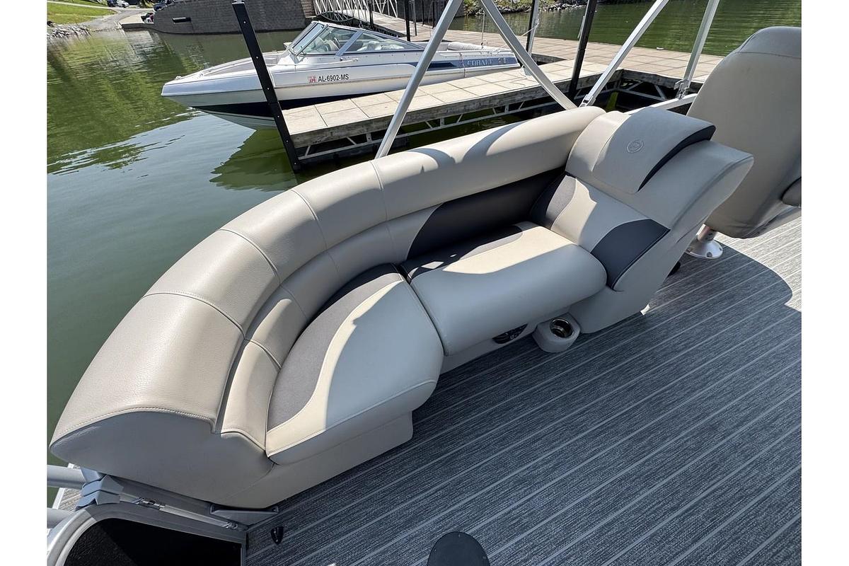 Used 2022 Premier Sunspree RF 230 CL