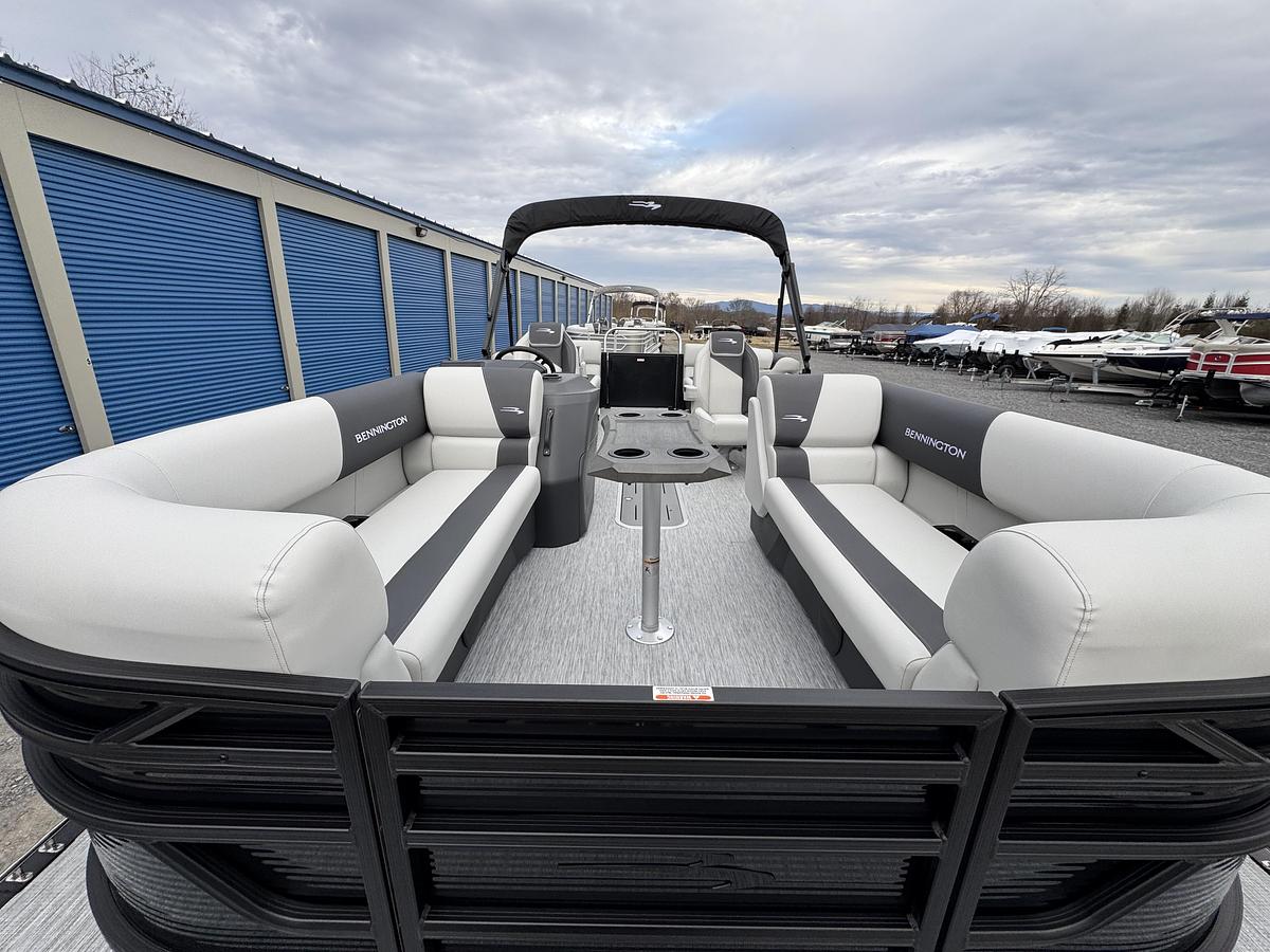 2026 Bennington 22 SSR-Tritoon