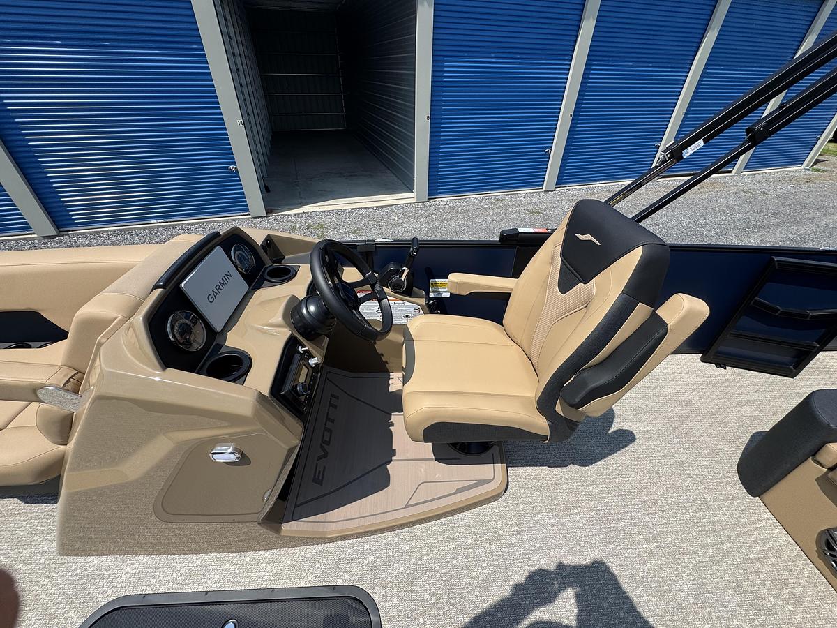 2027 Evotti 523CS 25.5 ft.