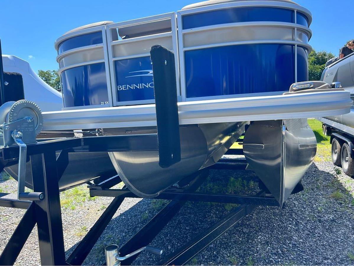 Used 2023 Bennington 21 SXSR