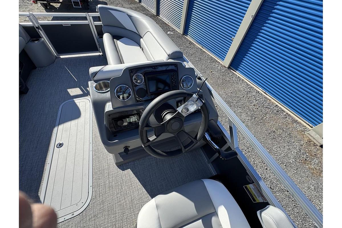 2025 Avalon Venter 85 Versatile Rear Bench