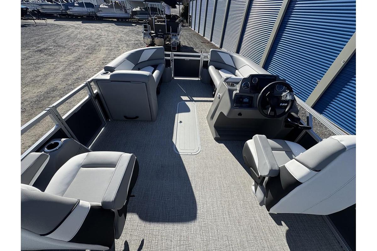 2025 Avalon Venter 85 Versatile Rear Bench