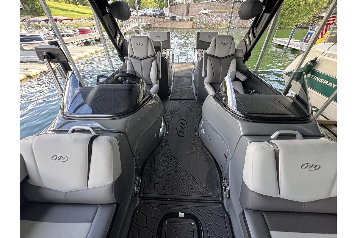 2024 Manitou XT 27 Split Rear Windshield (Srw)