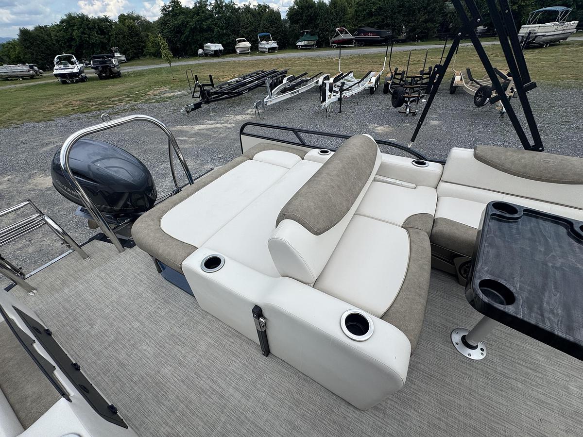 2019 Avalon Catalina 2385 VRB Avalon Catalina 2385 VRB