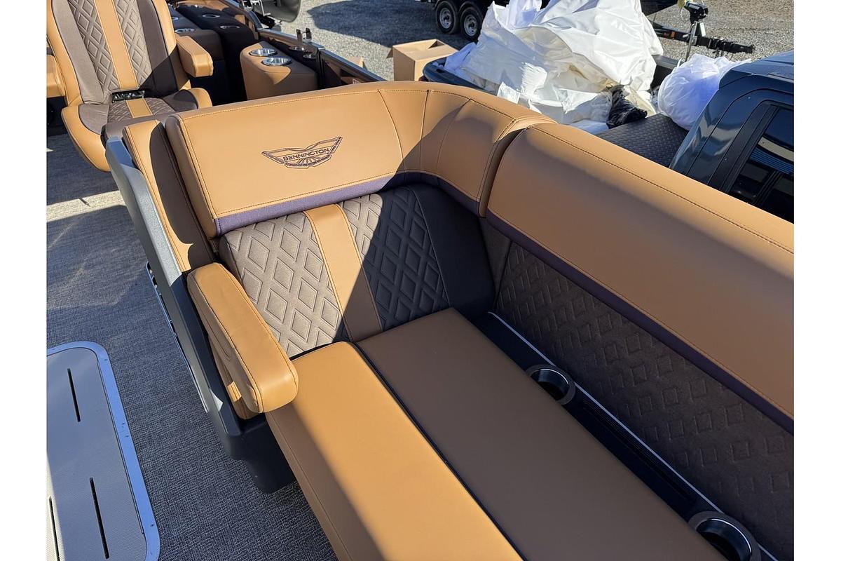 2025 Bennington 24 M Swingback