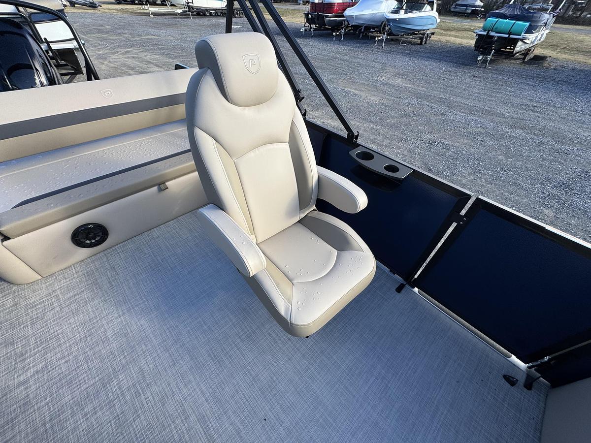 Used 2026 Premier 220 SunScape RL