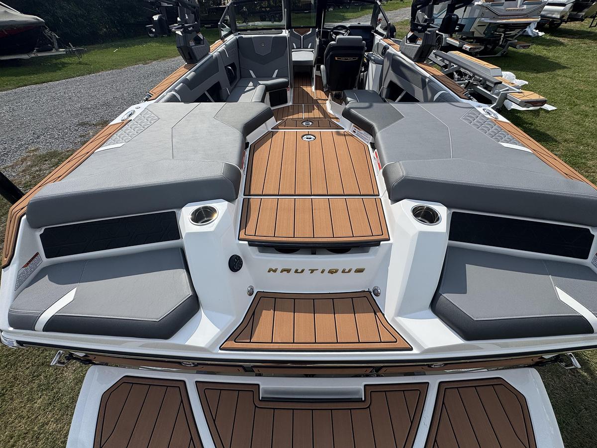 2027 Nautique Super Air GS22
