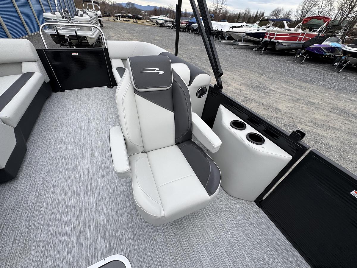 2026 Bennington 22 SSR-Tritoon